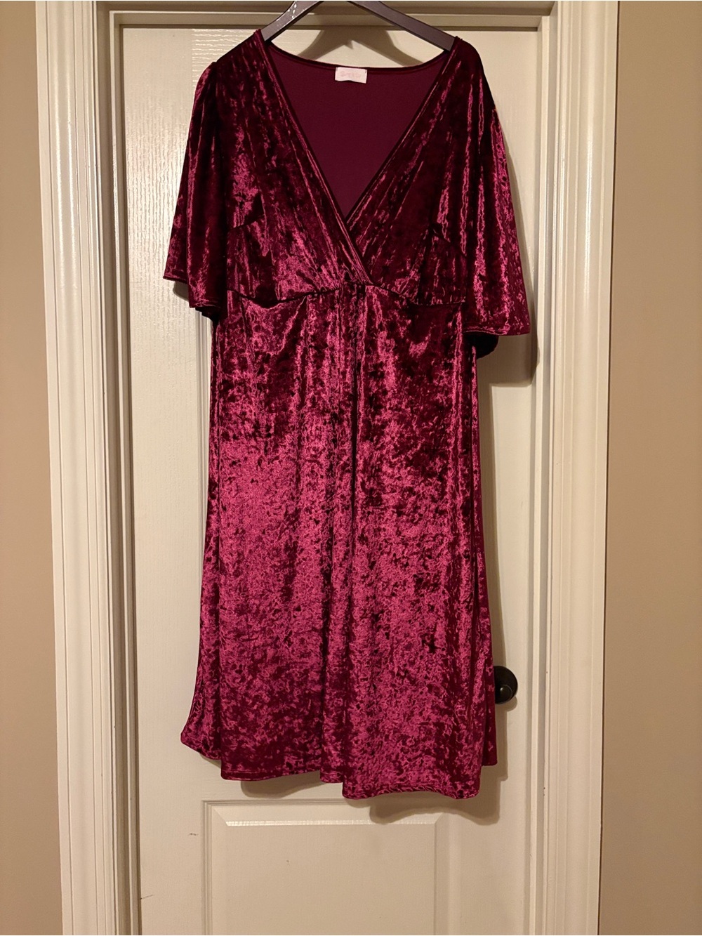 Yours Clothing BUMP IT UP MATERNITY Curve Velvet Midi Dress